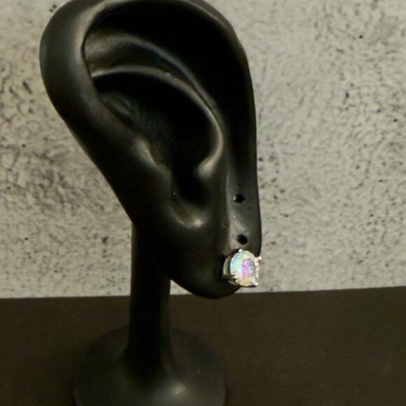 Beautiful 1ctw Iridescent Moissanite Stud Earrings, Sterling Silver 925-NEW - Picture 7 of 10